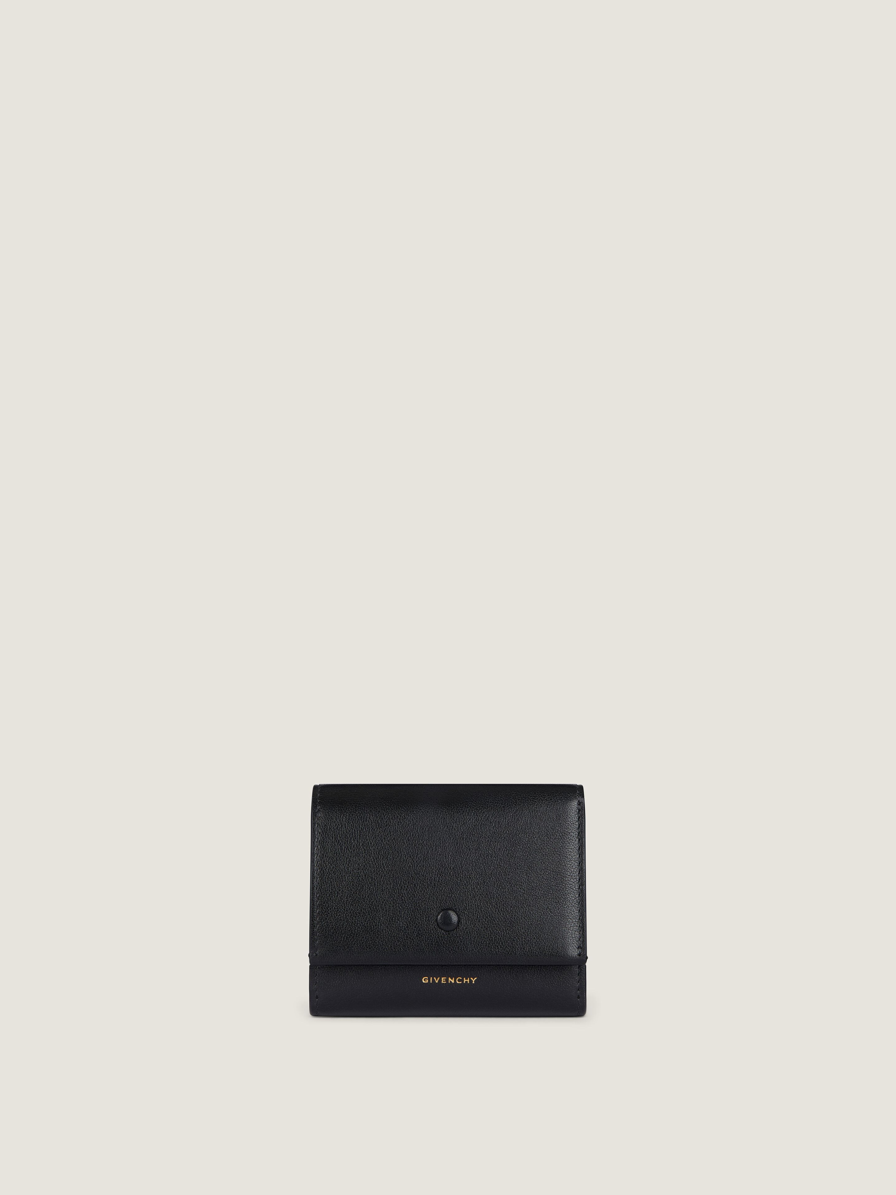 Day wallet in shiny leather